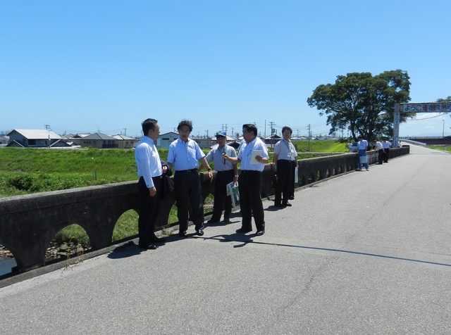 香良洲橋を視察
