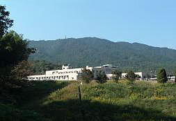 写真：津市安芸・津衛生センターの外観