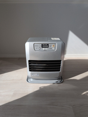 写真：ファンヒーター