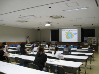 写真:夏休みエネルギー学習会の様子1