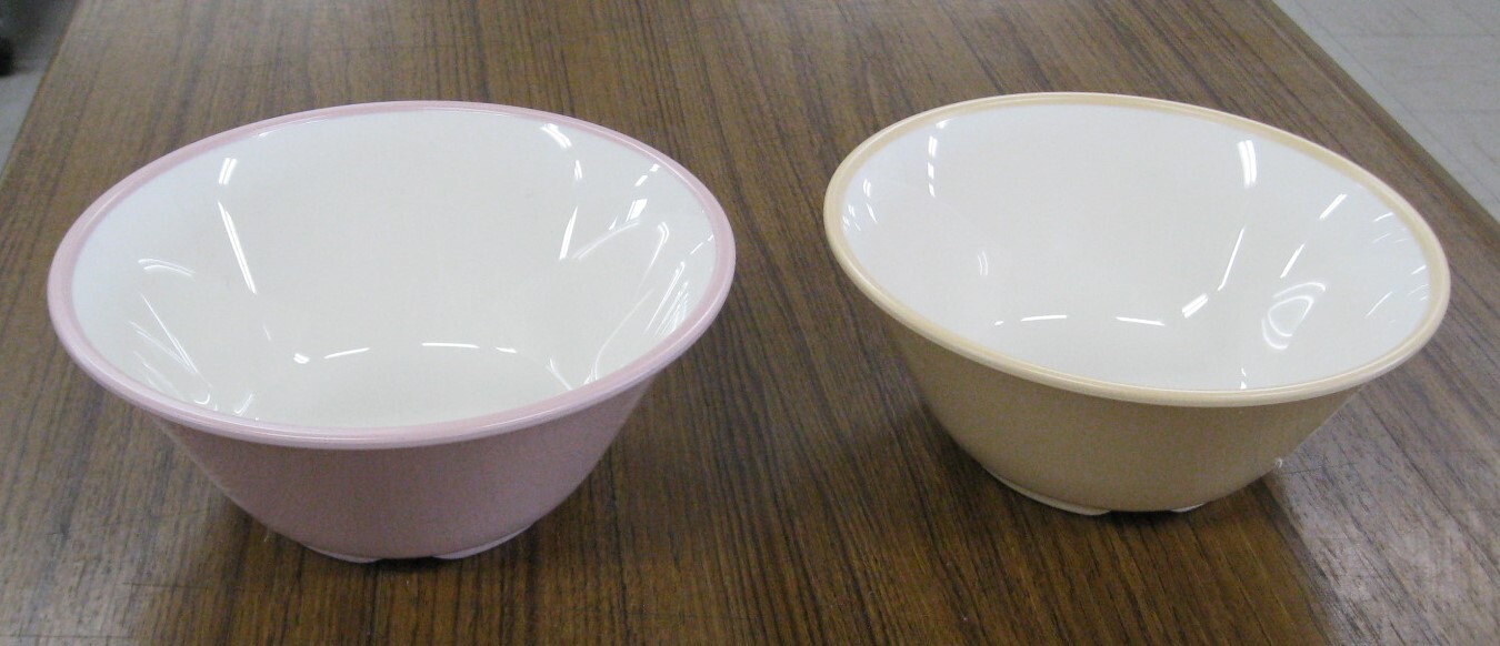 写真：寄贈いただいた食器