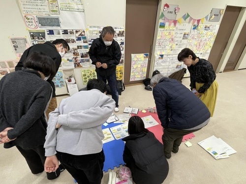写真：投票の様子2