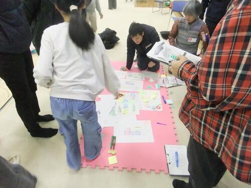 写真:投票の様子2