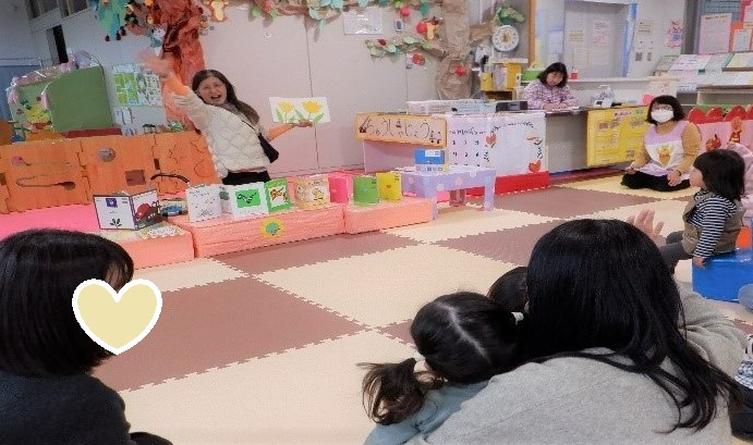 読み聞かせの写真