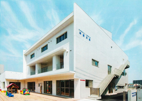 写真　津愛児園の園舎