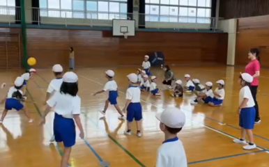 写真：小学校での授業の様子