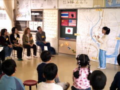 写真：3年生SO,GO!「Let's go 町たんけん」の様子