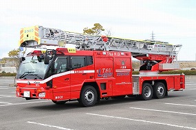 写真：はしご自動車1