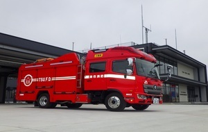 写真:1,500Lの水槽を積載した水槽付き消防ポンプ自動車2