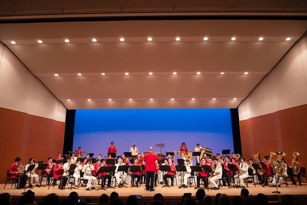 写真：ふれあいコンサートで演奏の様子