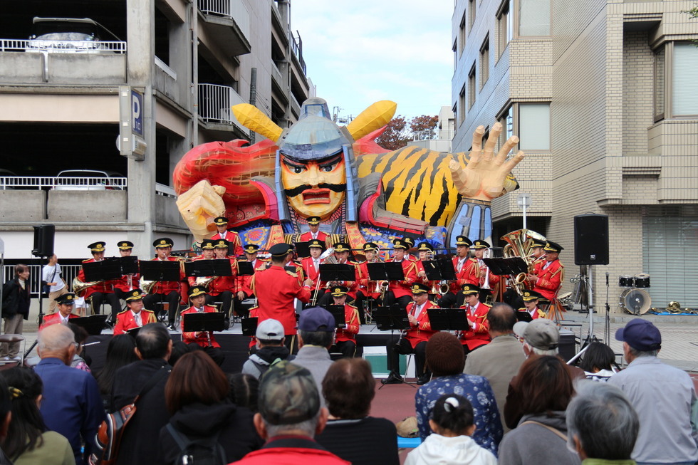 写真：高虎楽座での演奏の様子
