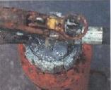 写真:サビ・キズ・変形のある消火器3