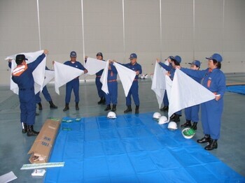 写真：応急手当訓練のようす