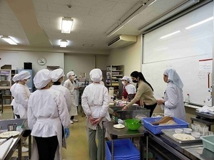 写真：三重短期大学での授業の様子