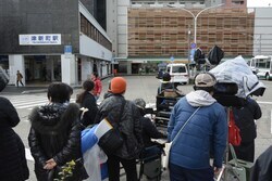 写真：近鉄津新町駅でのロケの様子1