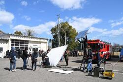 写真：津市中消防署でのロケの様子1