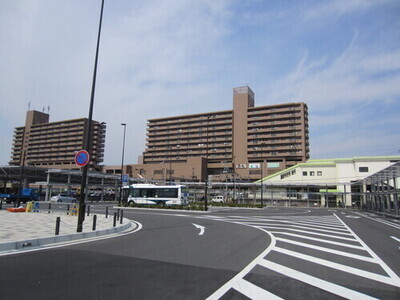 写真：駅東口広場ロータリーの様子