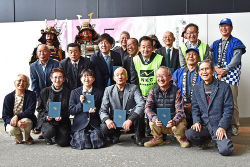 写真：記念撮影の様子