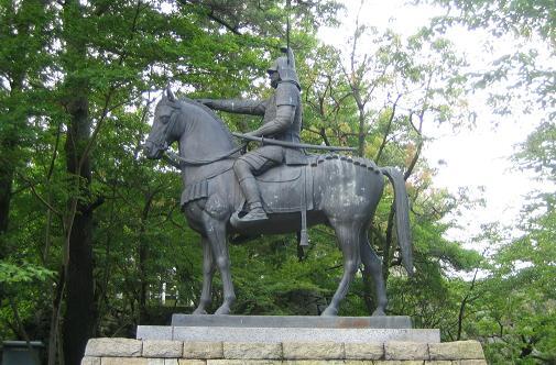 写真:藤堂高虎の像