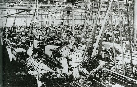 写真：東洋紡績津工場内部