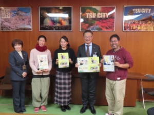 写真：久保伸嘉代表、倉田麻里代表、谷﨑富士子理事来訪