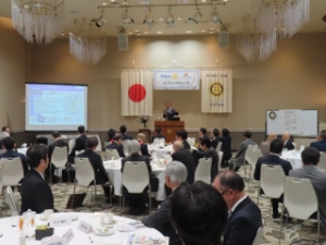 写真：津ロータリークラブ例会の様子