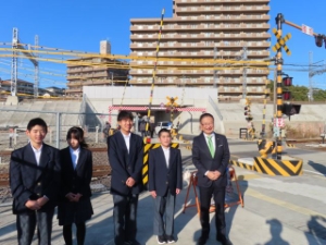 写真：市長と橋北中学校の生徒の皆さん1