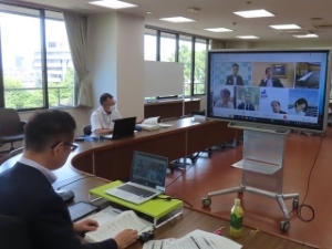 写真：第14回新型インフルエンザ等対策推進会議（オンライン出席）