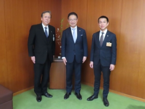 写真:小松雅和副市長、片田悟副市長と市長