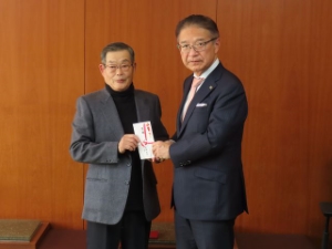 写真：夢の会からの寄附贈呈式