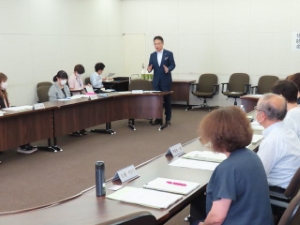 写真:津市男女共同参画審議会委員委嘱式 挨拶