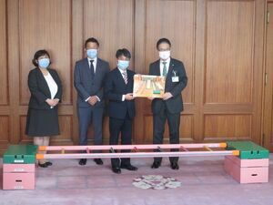 写真：三菱UFJ銀行津支店兼松阪支店からの寄附贈呈式