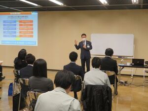 写真：令和3年度新任主査研修 講話