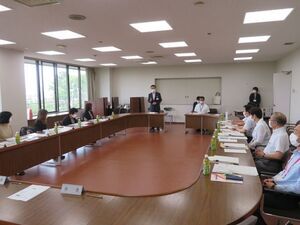 写真：津市男女共同参画審議会委員委嘱式 挨拶