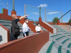 写真：津球場公園内野球場1