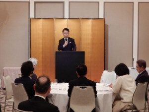 写真：丸之内倶楽例会 講話