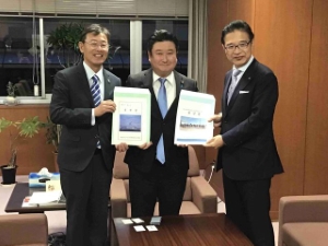 写真：津松阪港直轄海岸事業促進期成同盟会・三重県雲出川治水事業促進期成同盟会 要望活動2