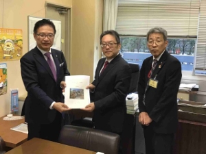 写真：国土交通省 長橋和久道路局次長 訪問