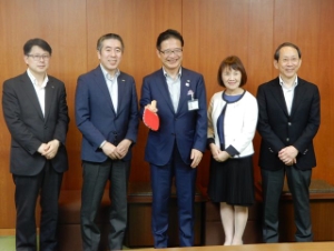 写真：2020年度前期日本卓球リーグ大会主催者 来訪