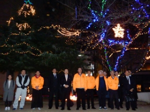 写真:津駅前栄町公園イルミネーション点灯式