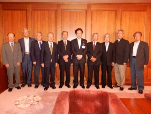 写真：津地区社協連絡協議会新役員 就任ご挨拶