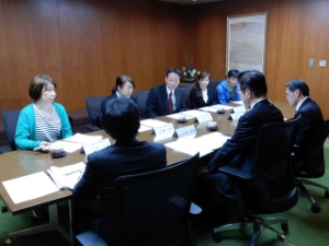 写真:津市学童保育連絡協議会役員との懇談会