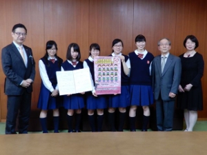 写真:創立50周年記念津児童合唱団 第50回定期演奏会出場団員 来訪