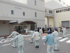 写真：年末業務従事者職員 激励