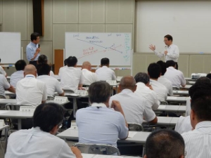 写真:平成28年度課長級職員「組織経営セミナー」