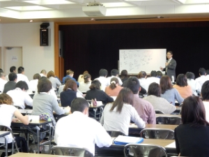 写真：平成27年度新任主査研修 講話
