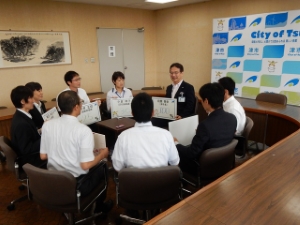 写真：市長と職務経験者採用職員との座談会