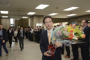 写真：2期目 初登庁