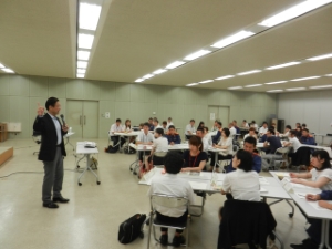 写真：6年目職員研修 講話「これからの津市職員」