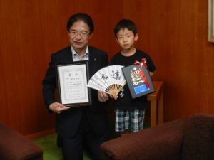 写真：小学生将棋全国大会出場選手 来訪